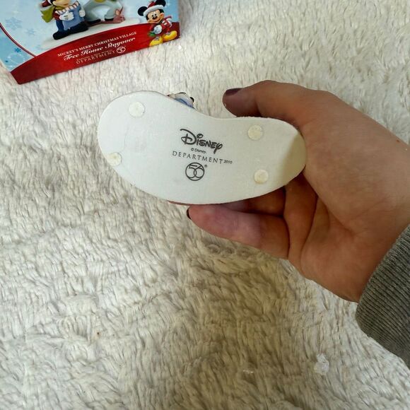 Dept 56 Disney Mickey’s Merry Christmas Village Tree House Stayover - Picture 3 of 4